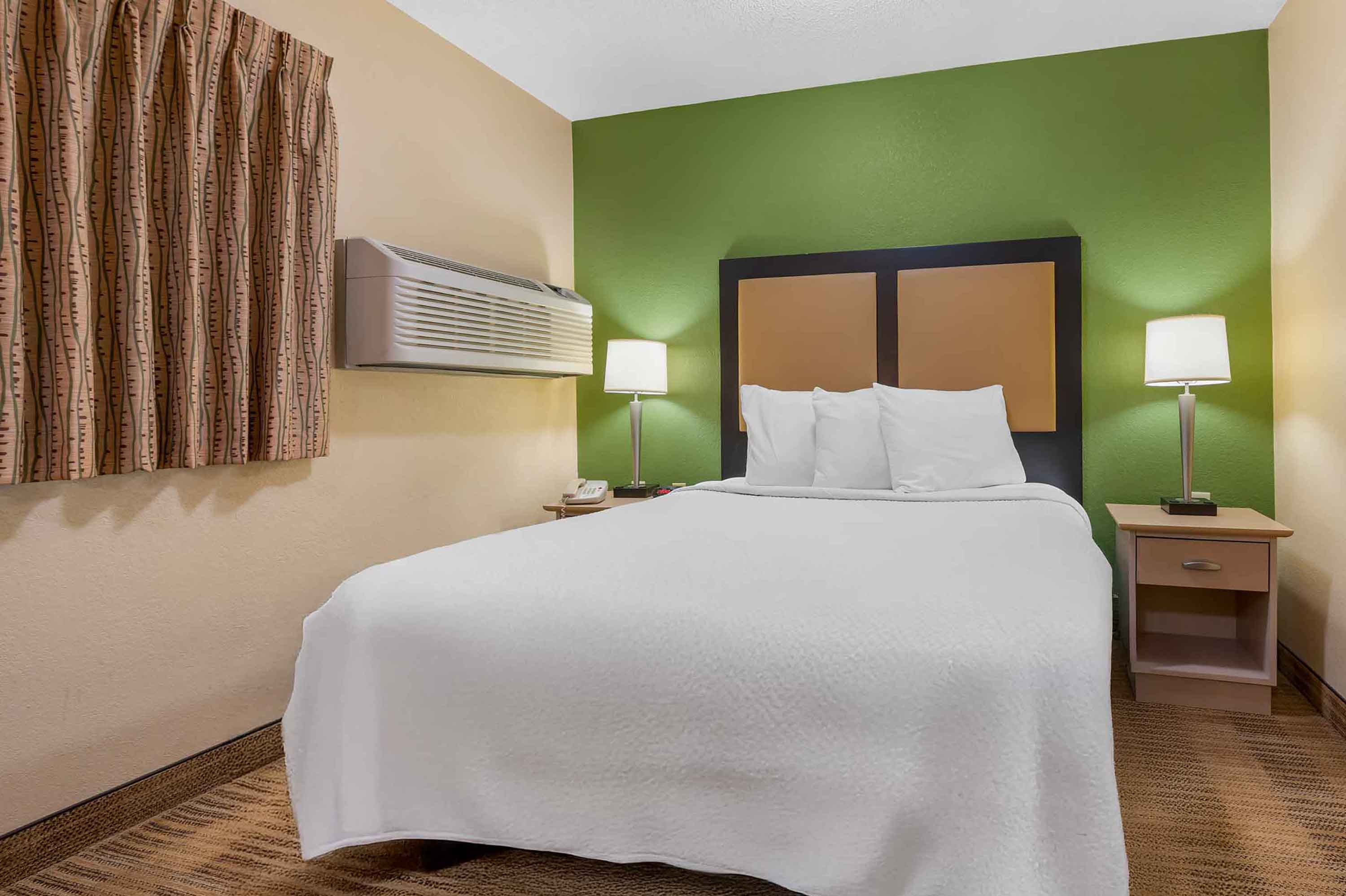 Studio Suite - 1 Queen Bed