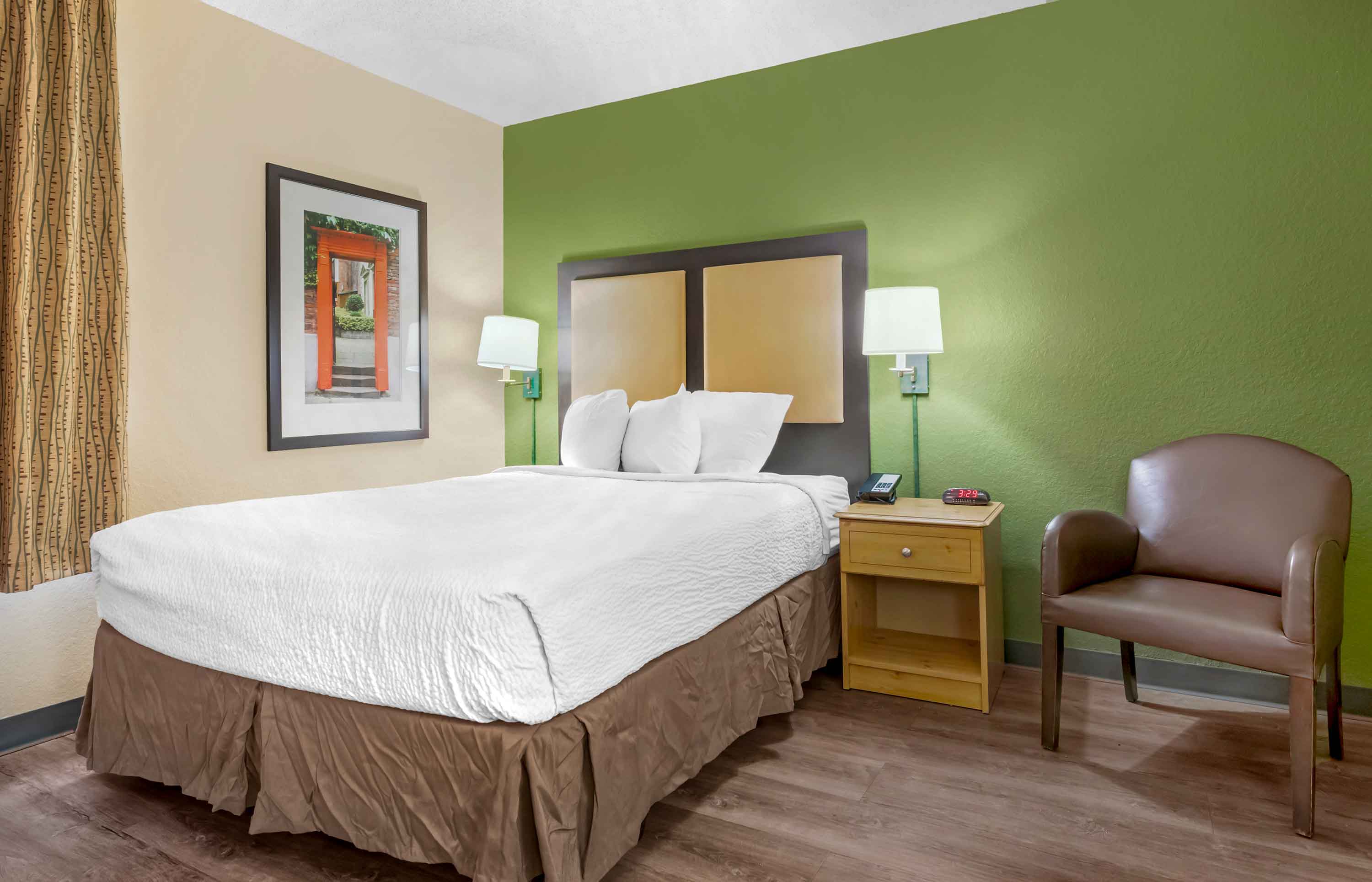 Studio Suite - 1 Queen Bed