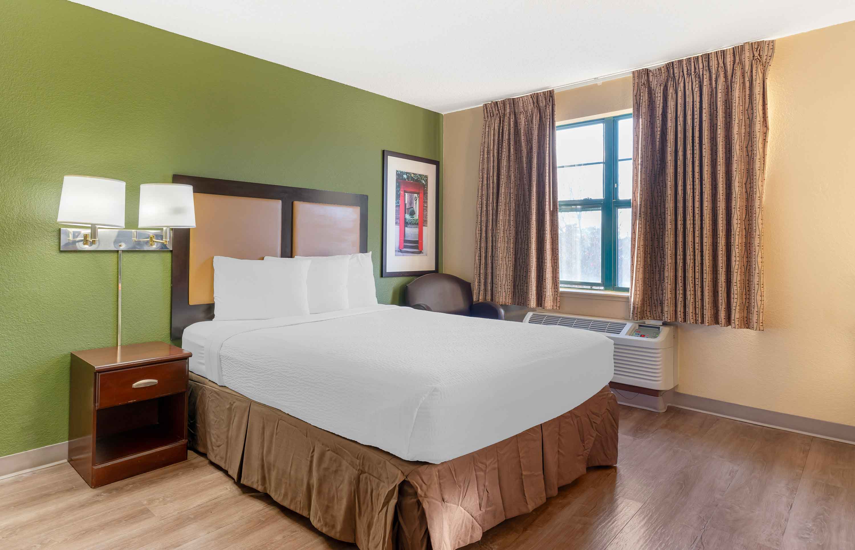 Studio Suite - 1 Queen Bed
