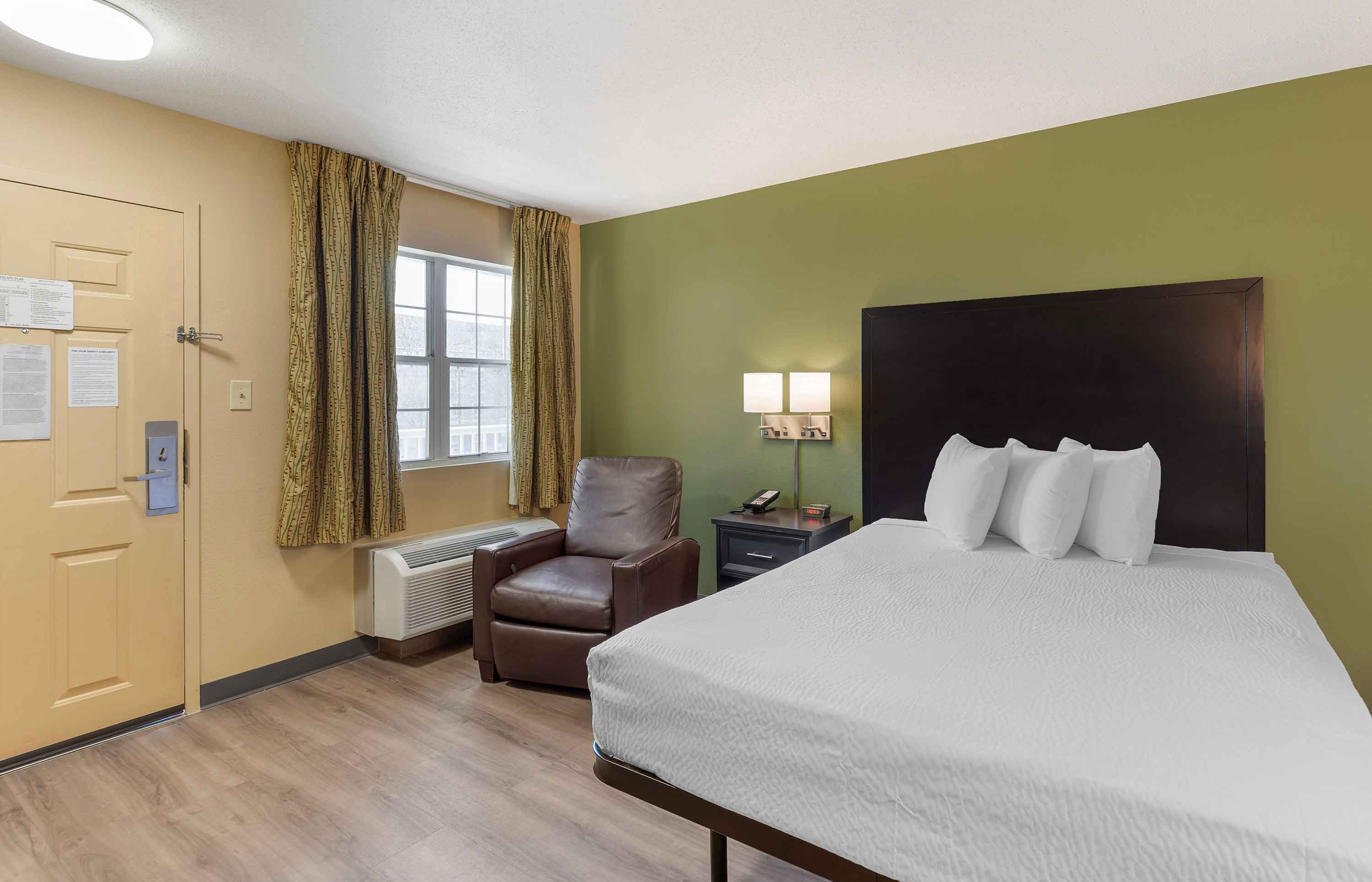 Studio Suite - 1 Queen Bed