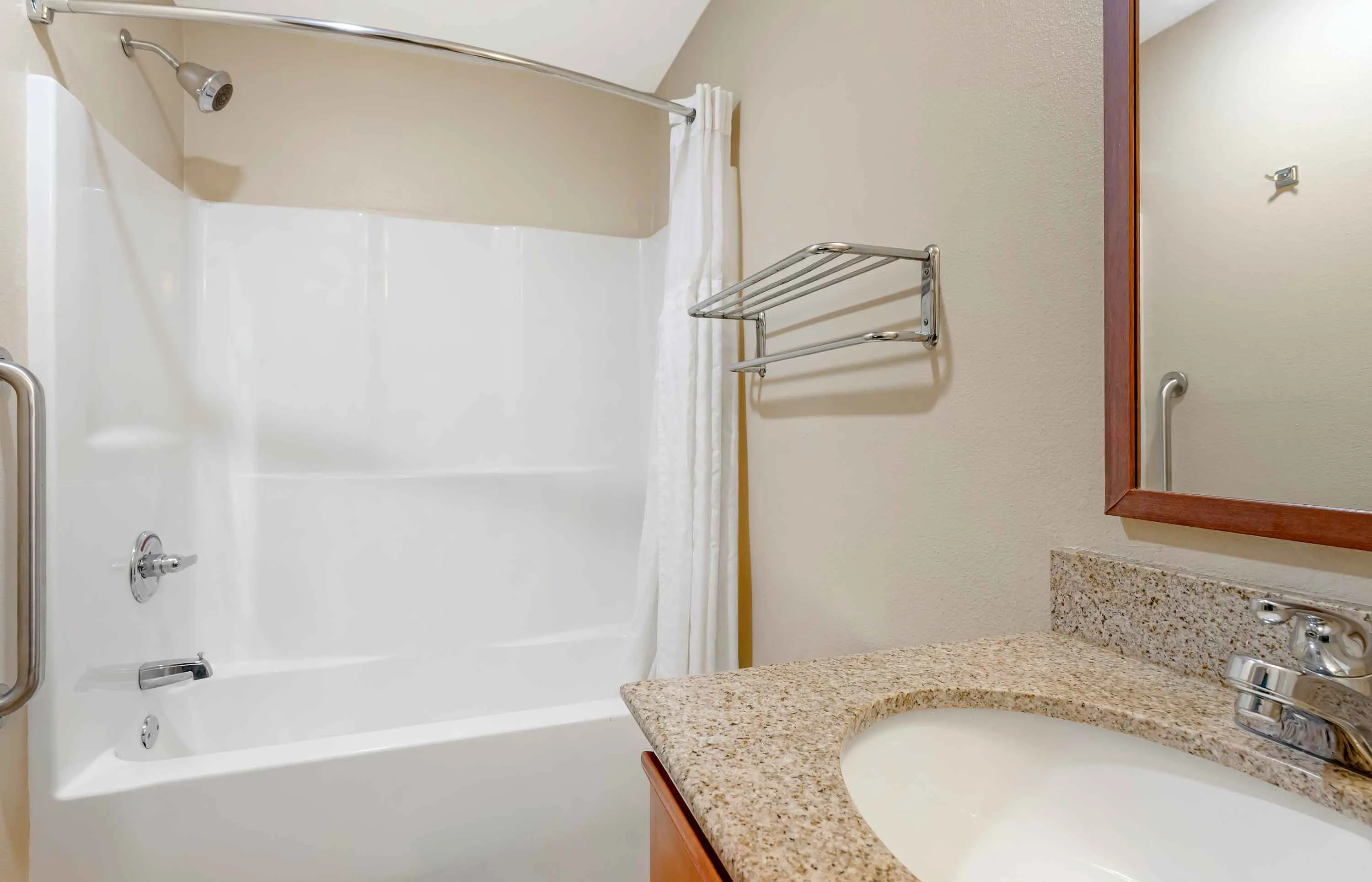 Studio Suite - 2 Full Beds