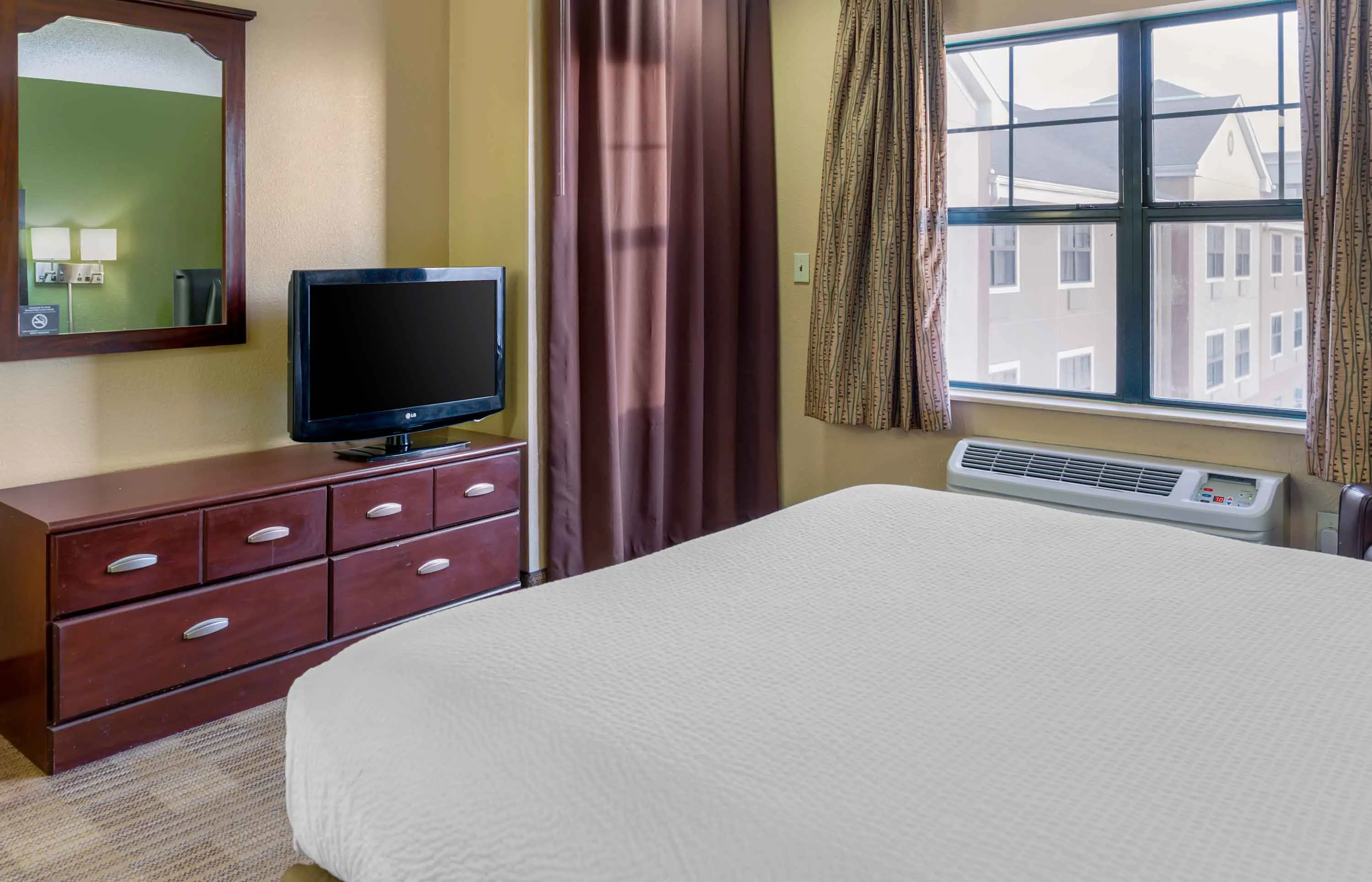 Studio Suite - 1 Queen Bed