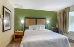 2 Bedroom Suite - 1 Queen Bed