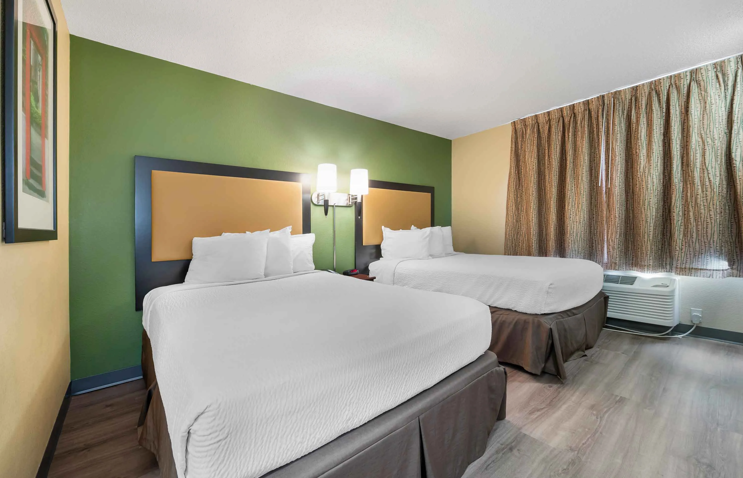 Studio Suite - 2 Full Beds
