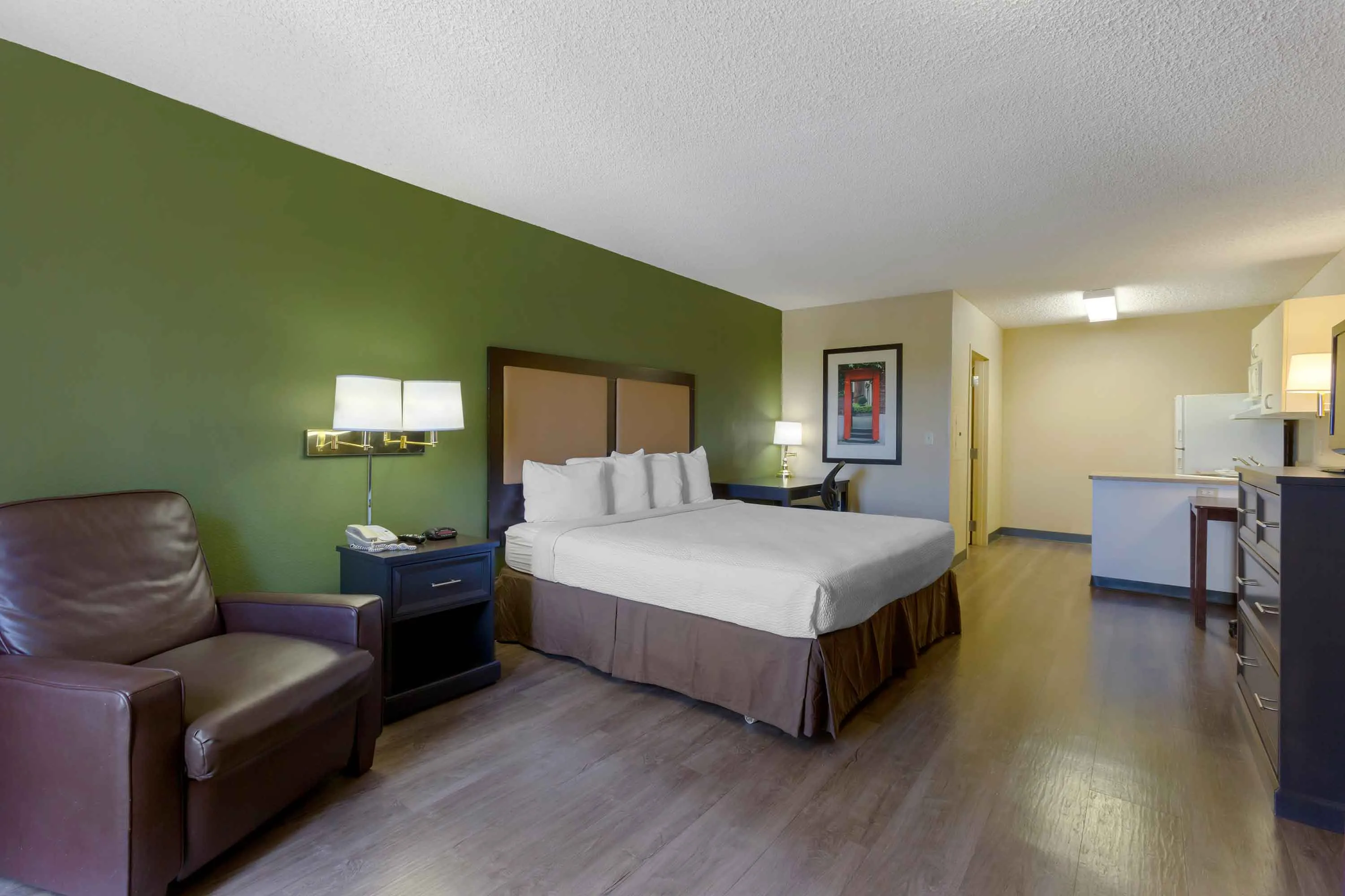 Studio Suite - 1 Queen Bed