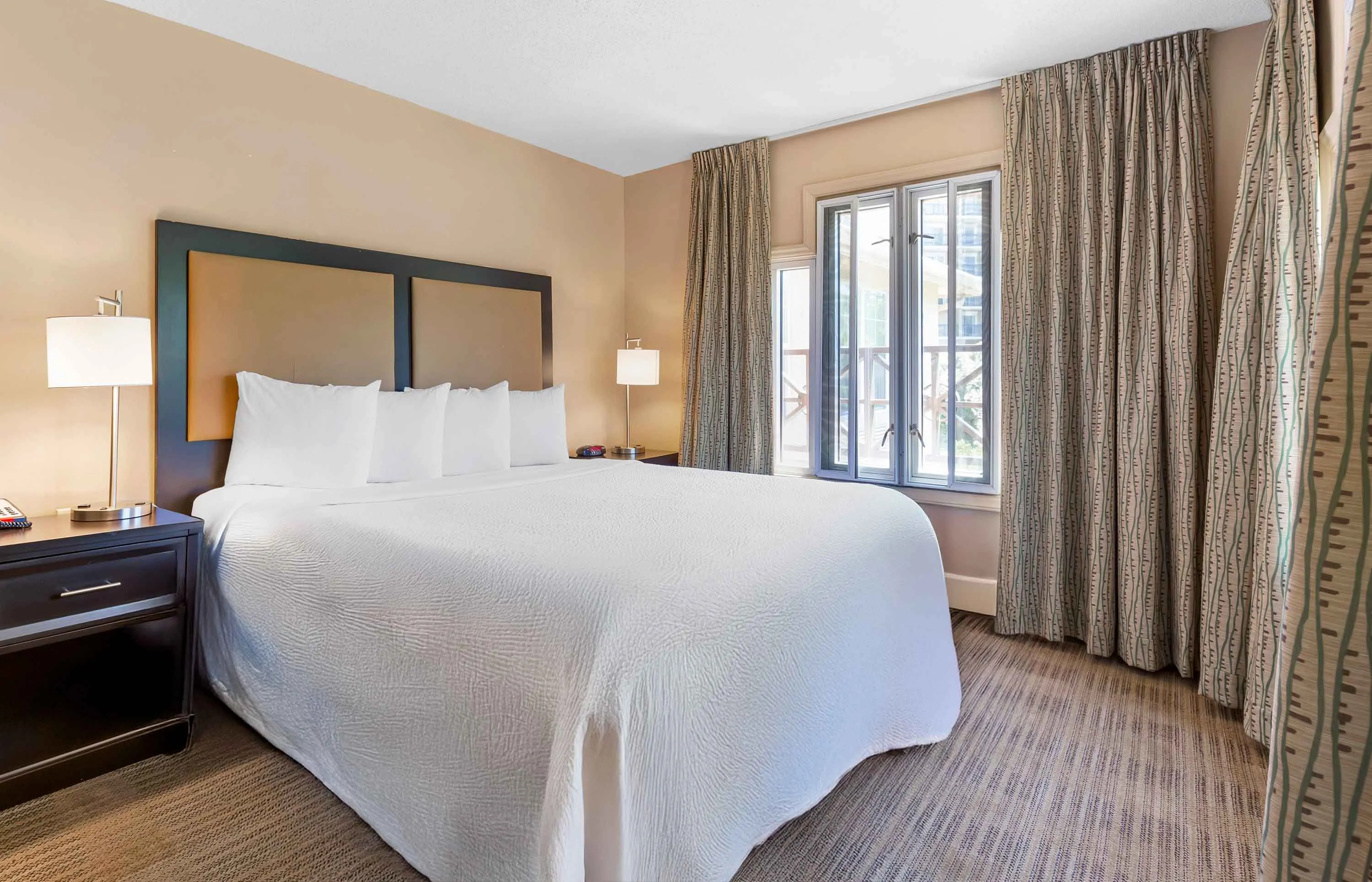 Executive Suite - 1 King Bed