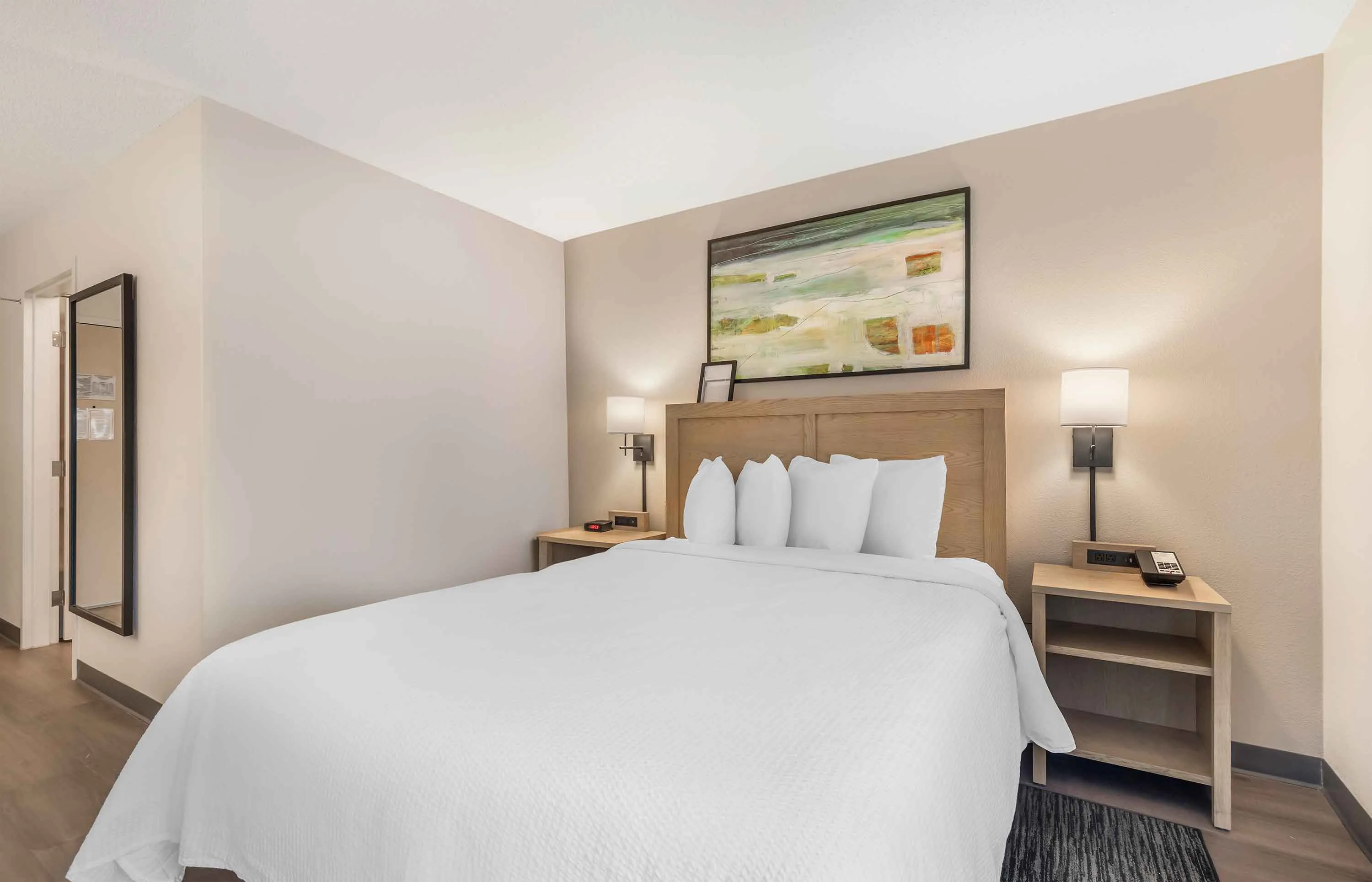 Deluxe Studio - 1 King Bed