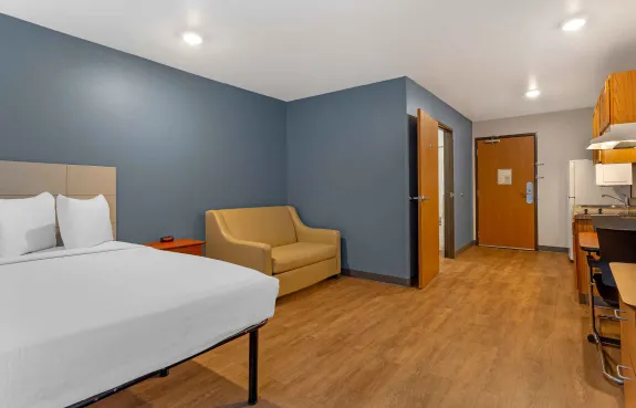 Deluxe Studio - 1 Full Bed