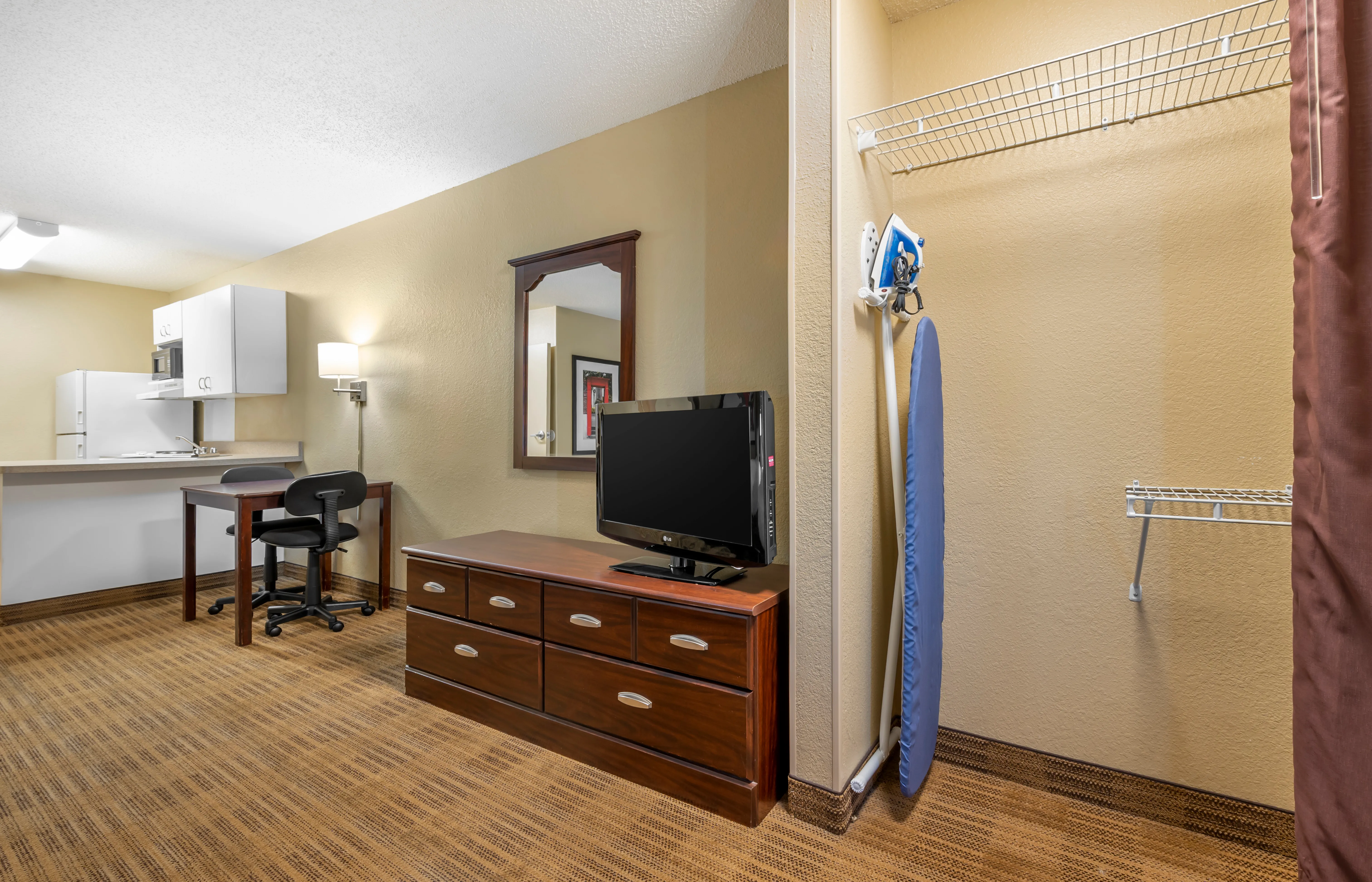 Studio Suite - 2 Full Beds