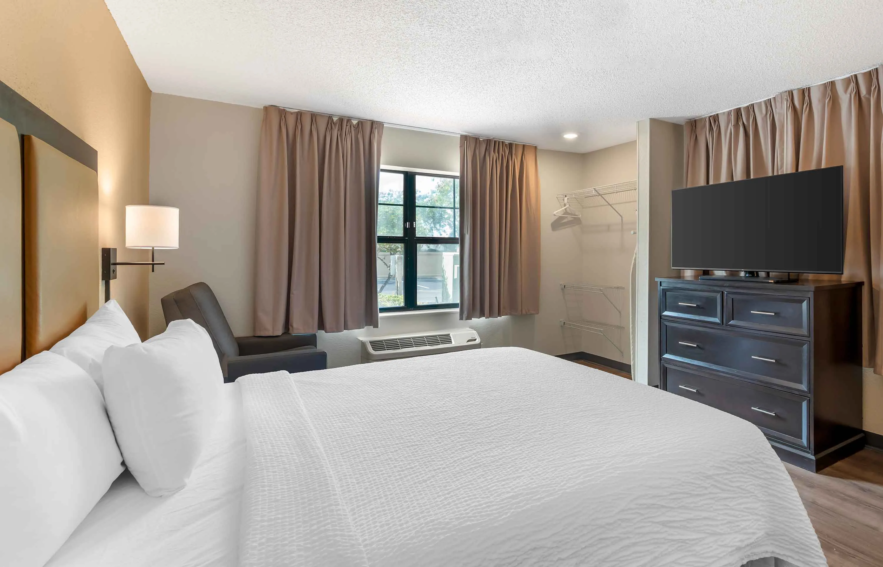 Superior Studio - 1 King Bed