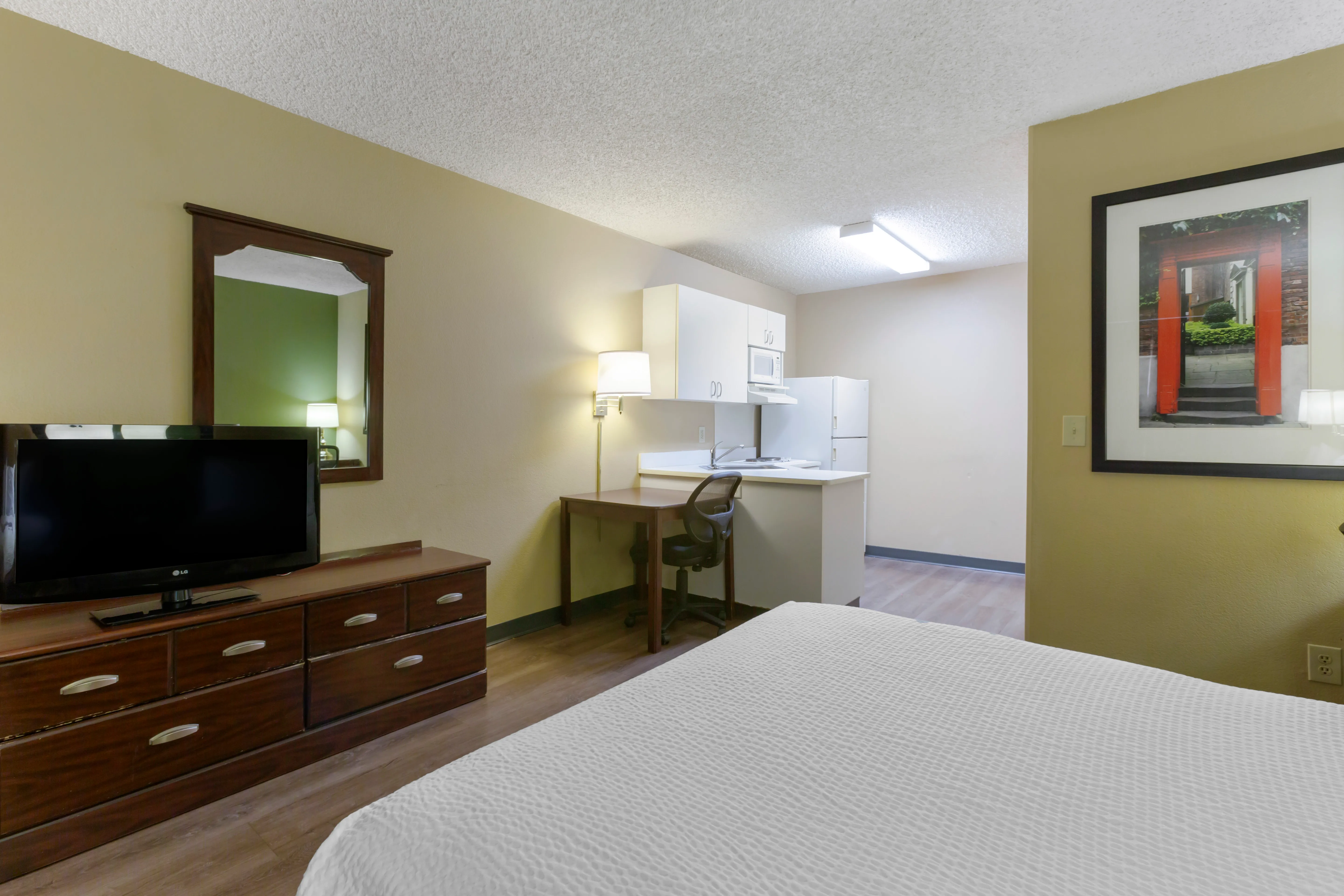 Studio Suite - 2 Full Beds