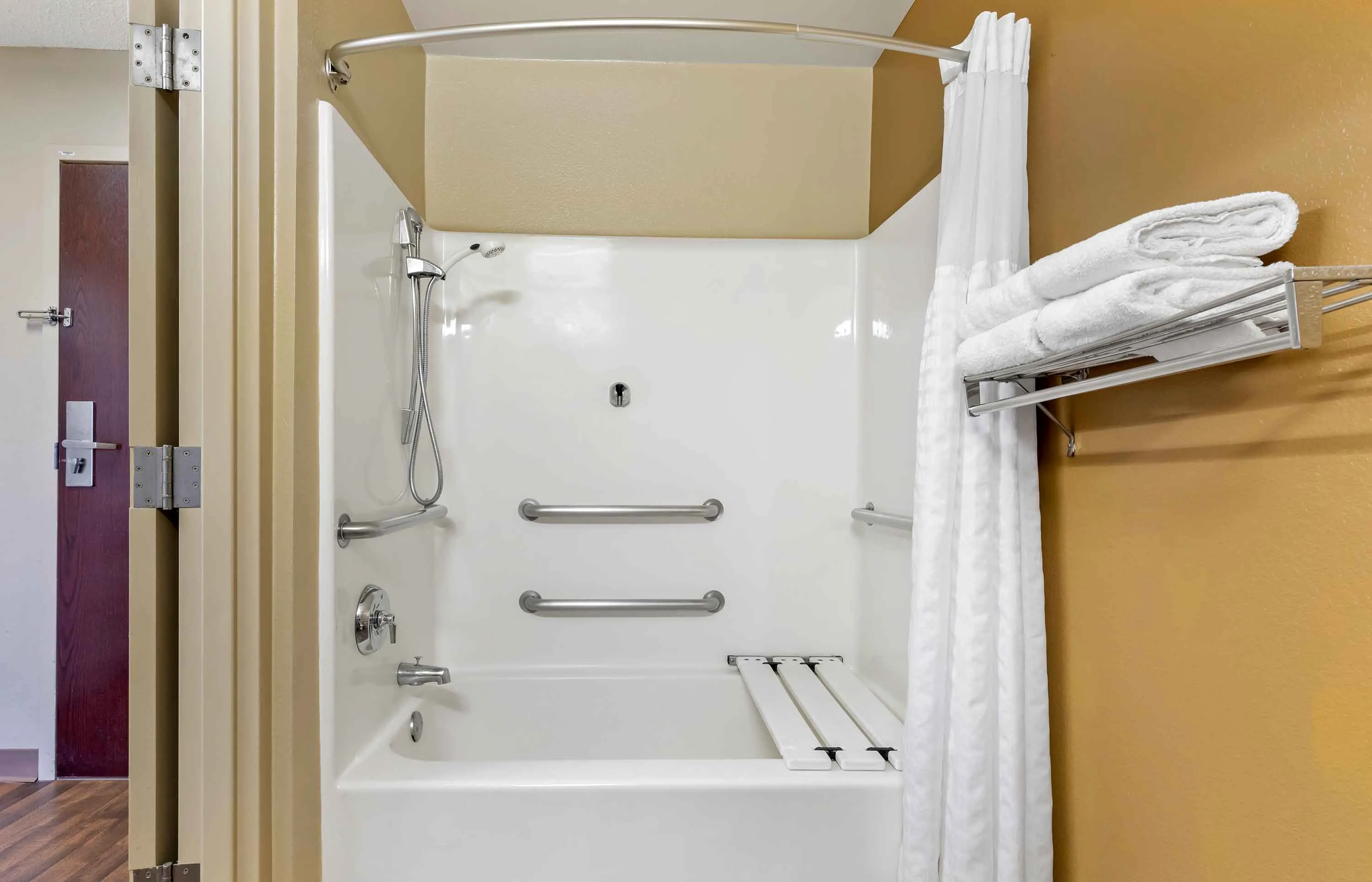 Deluxe Studio - 2 Full Beds