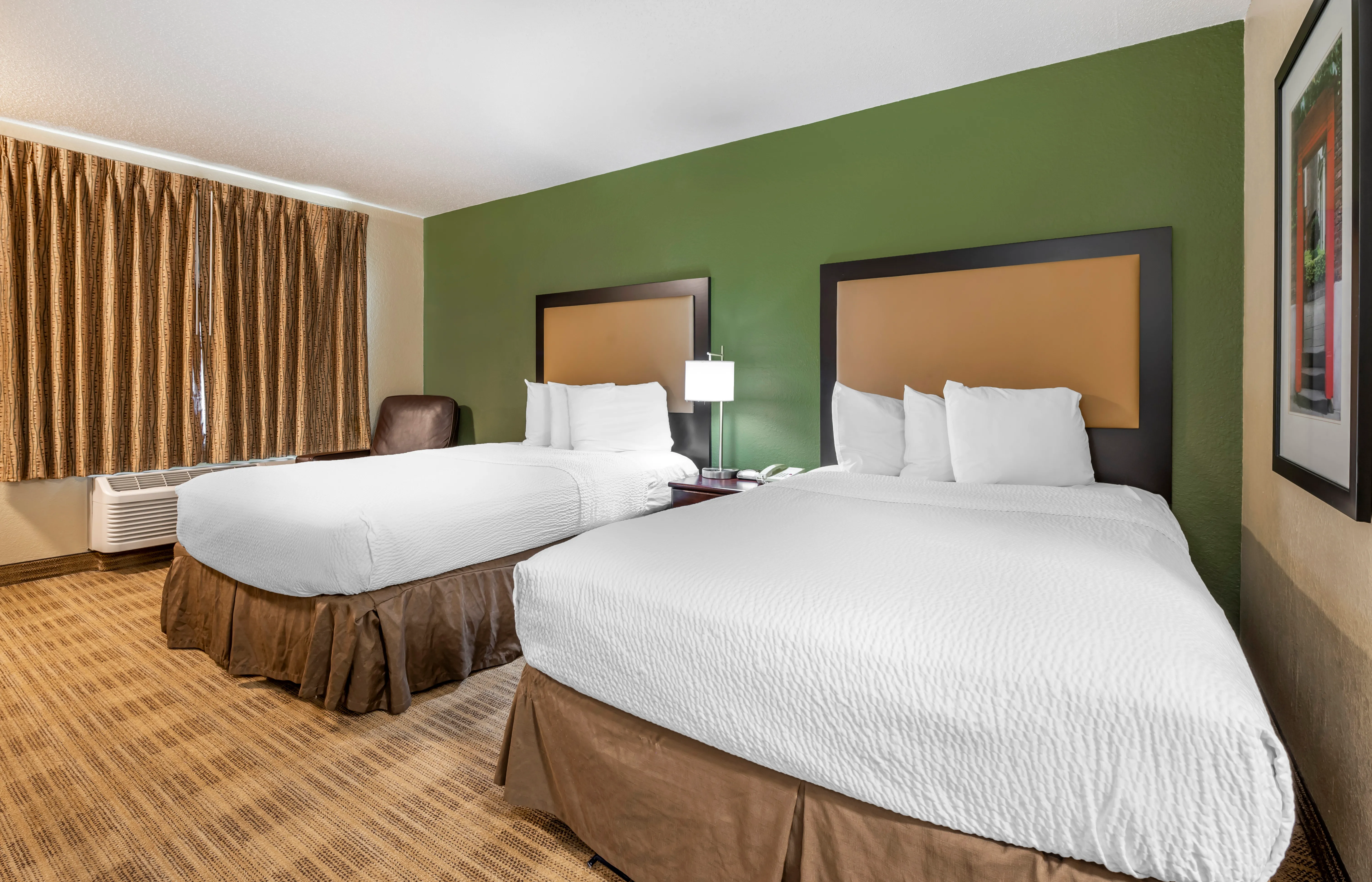 Studio Suite - 2 Full Beds