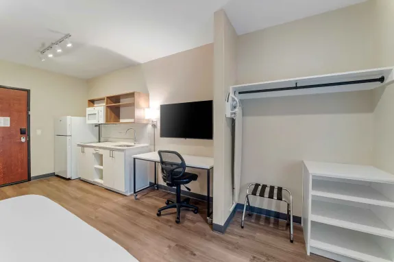 Studio Suite - 1 Queen Bed