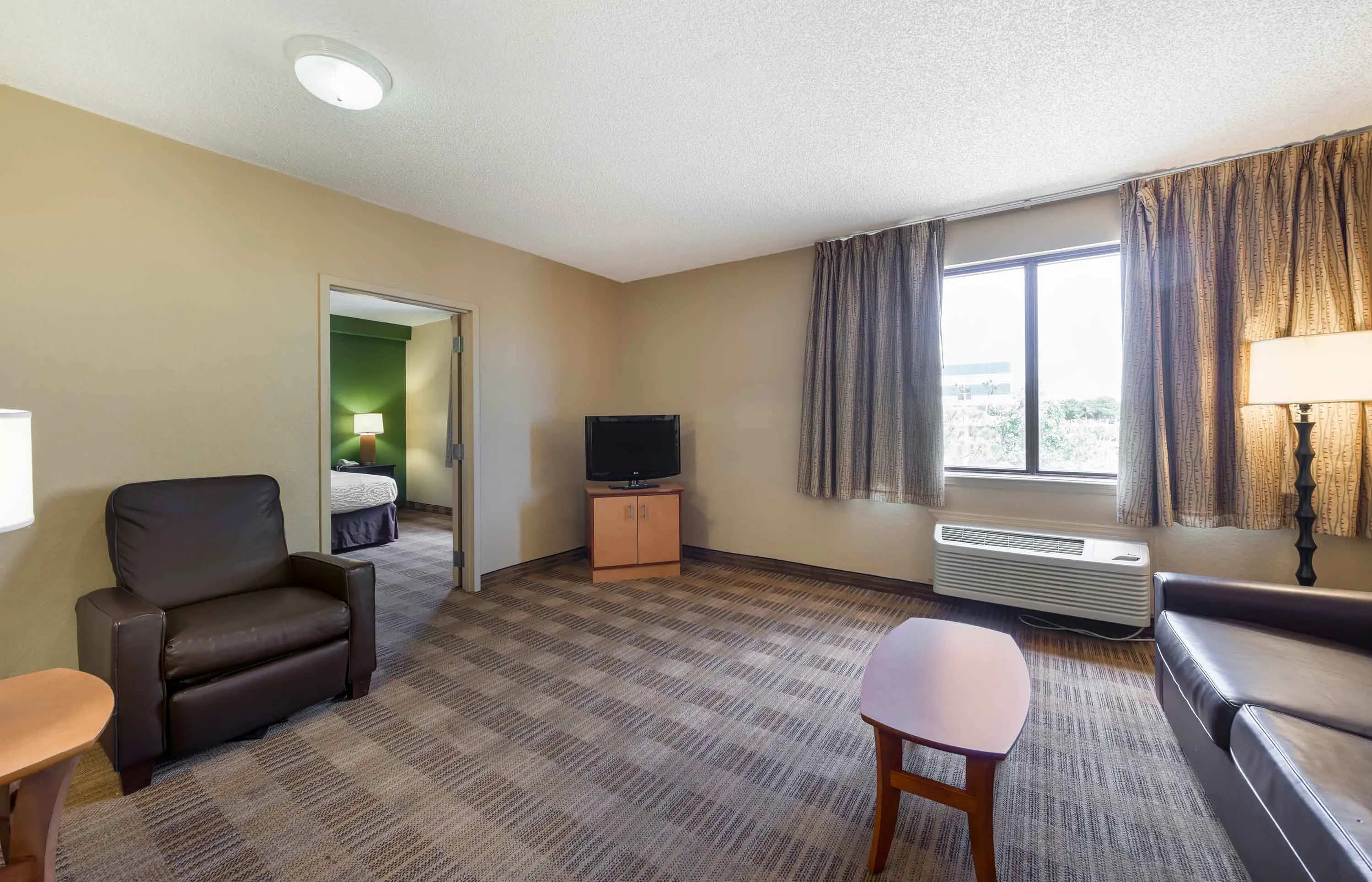 1 Bedroom Suite - 2 Full Beds