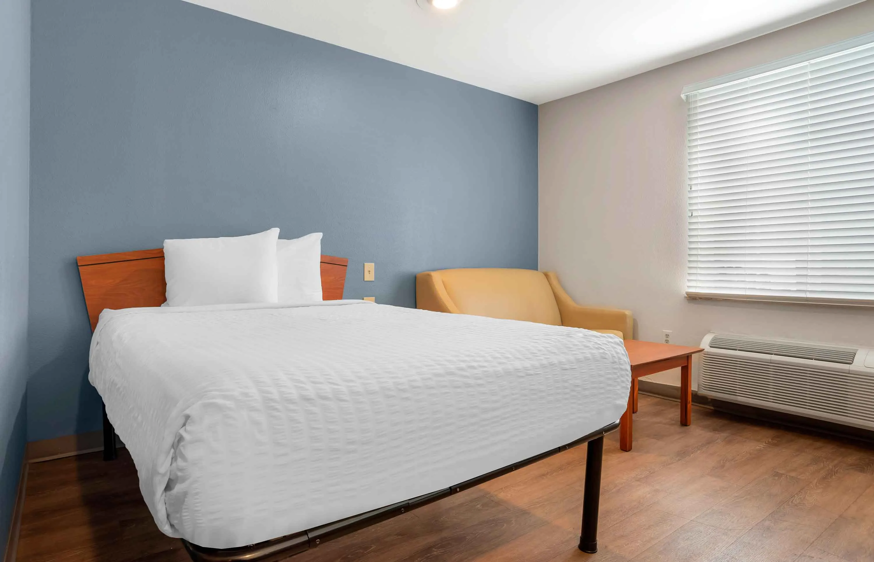 Deluxe Studio - 1 Full Bed