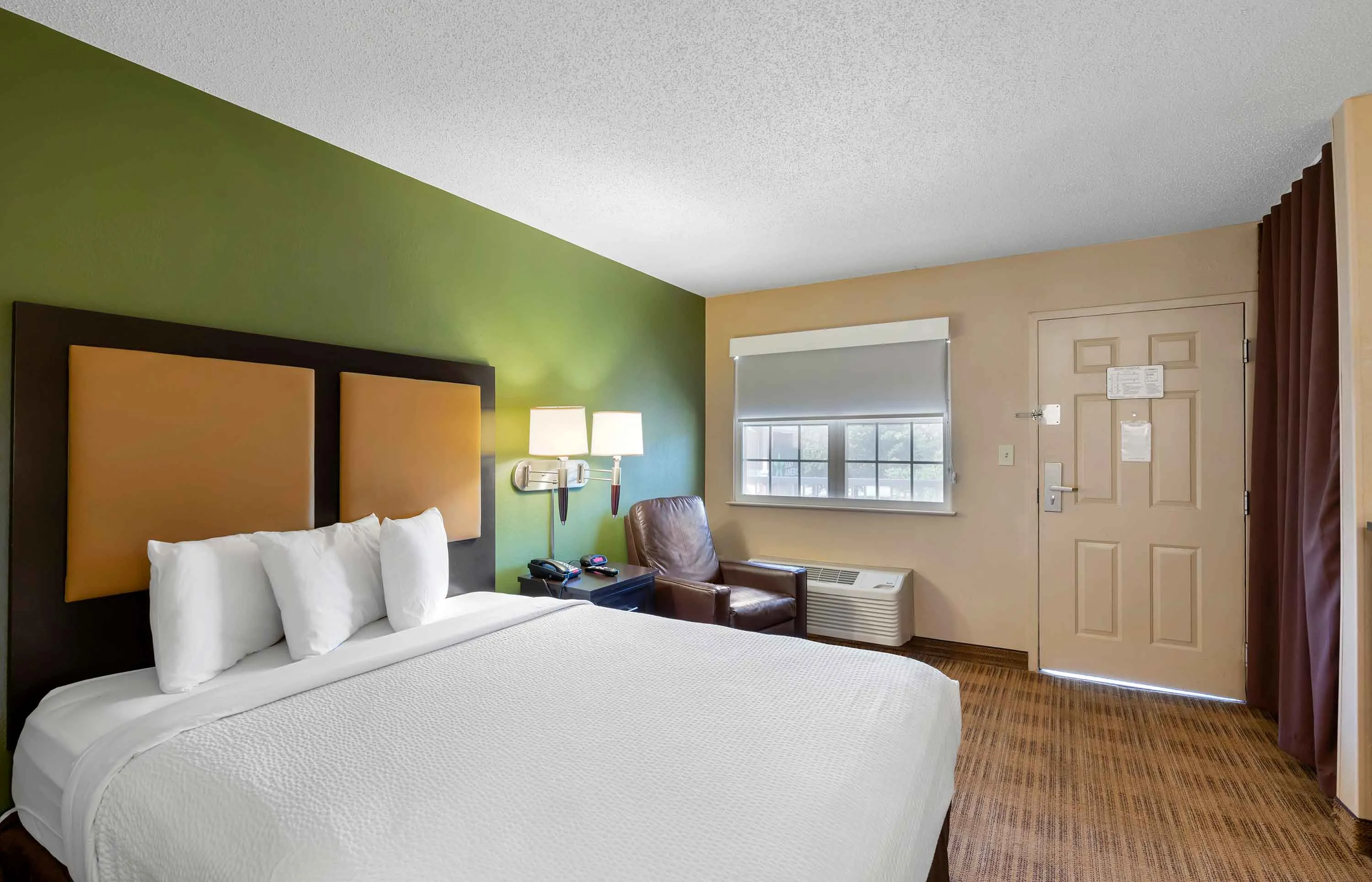 Studio Suite - 1 Queen Bed