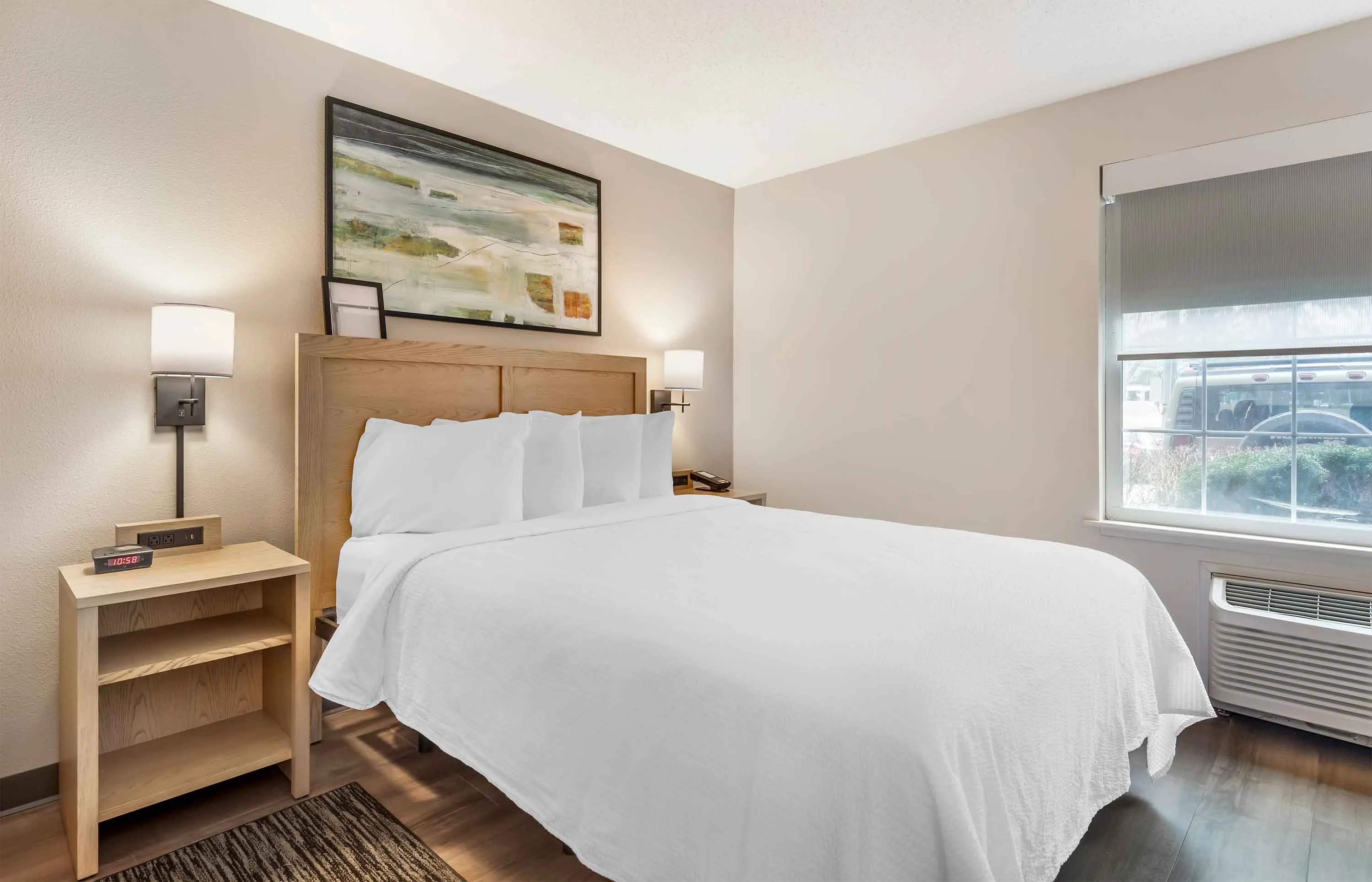 Deluxe Studio - 1 King Bed