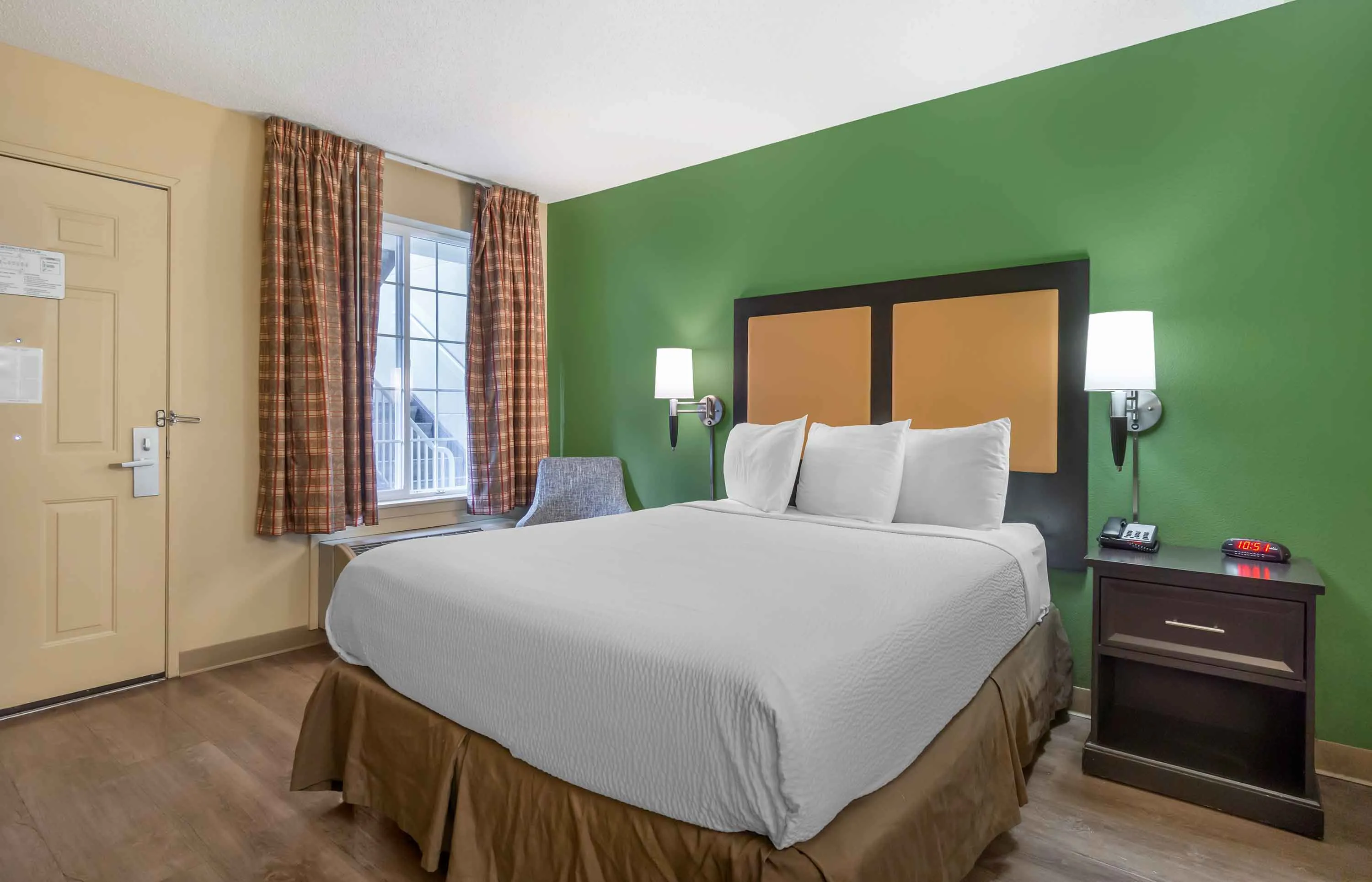 Studio Suite - 1 Queen Bed