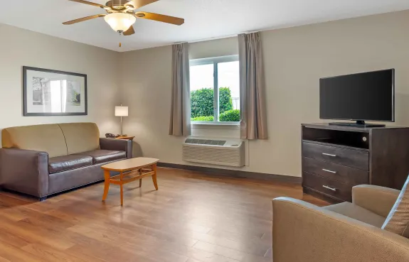 1 Bedroom Suite - 2 Queen Beds