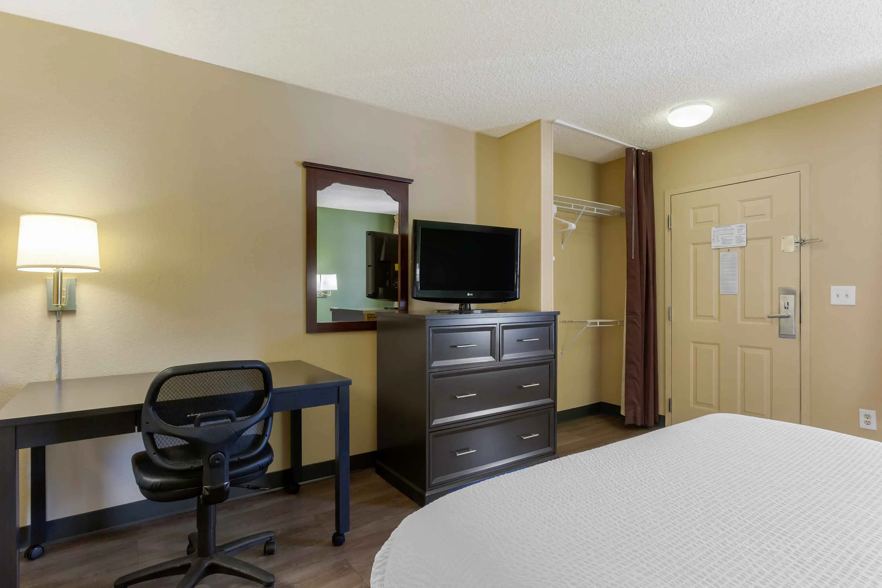Studio Suite - 1 Queen Bed