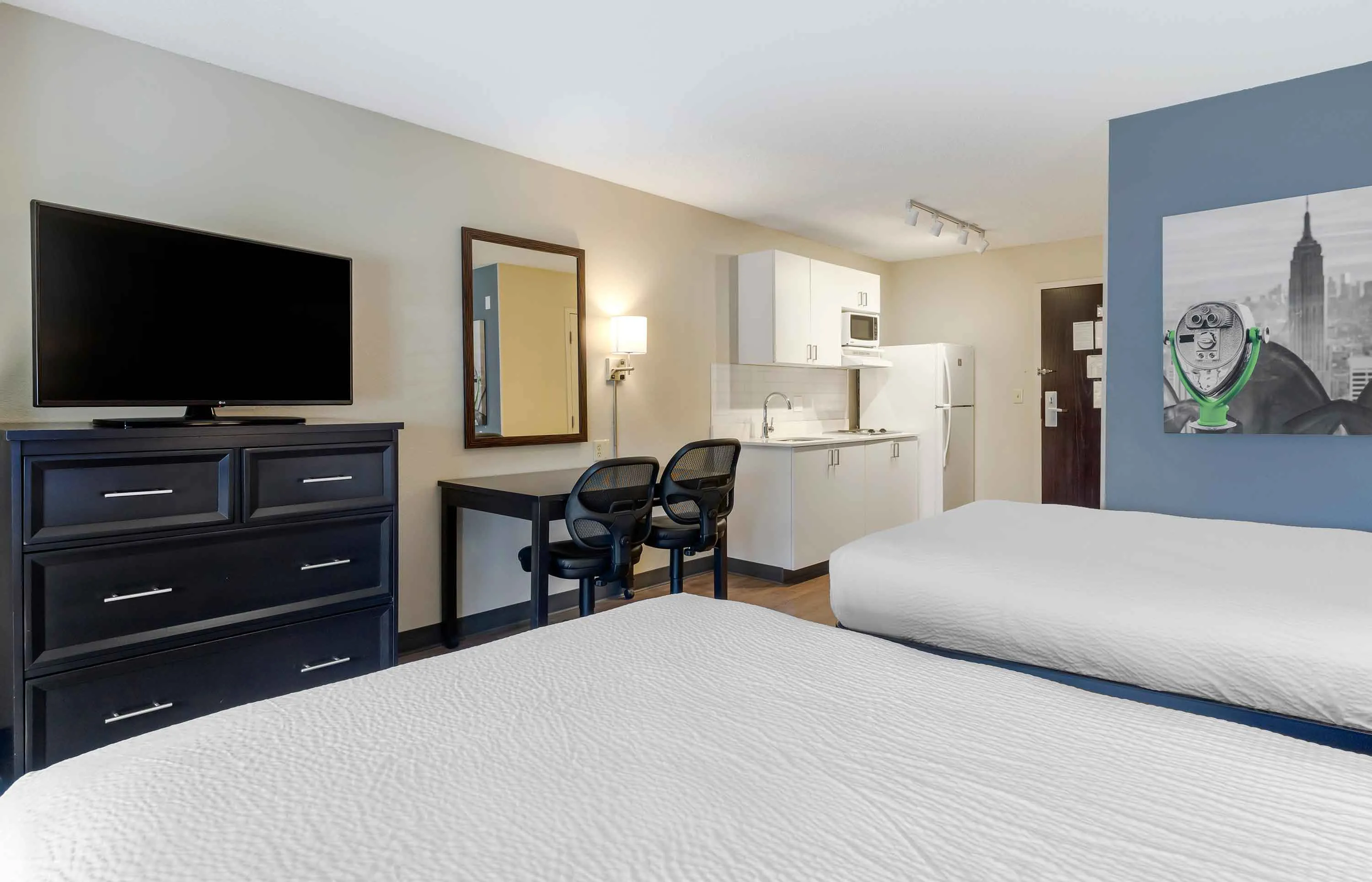 Studio Suite - 2 Full Beds