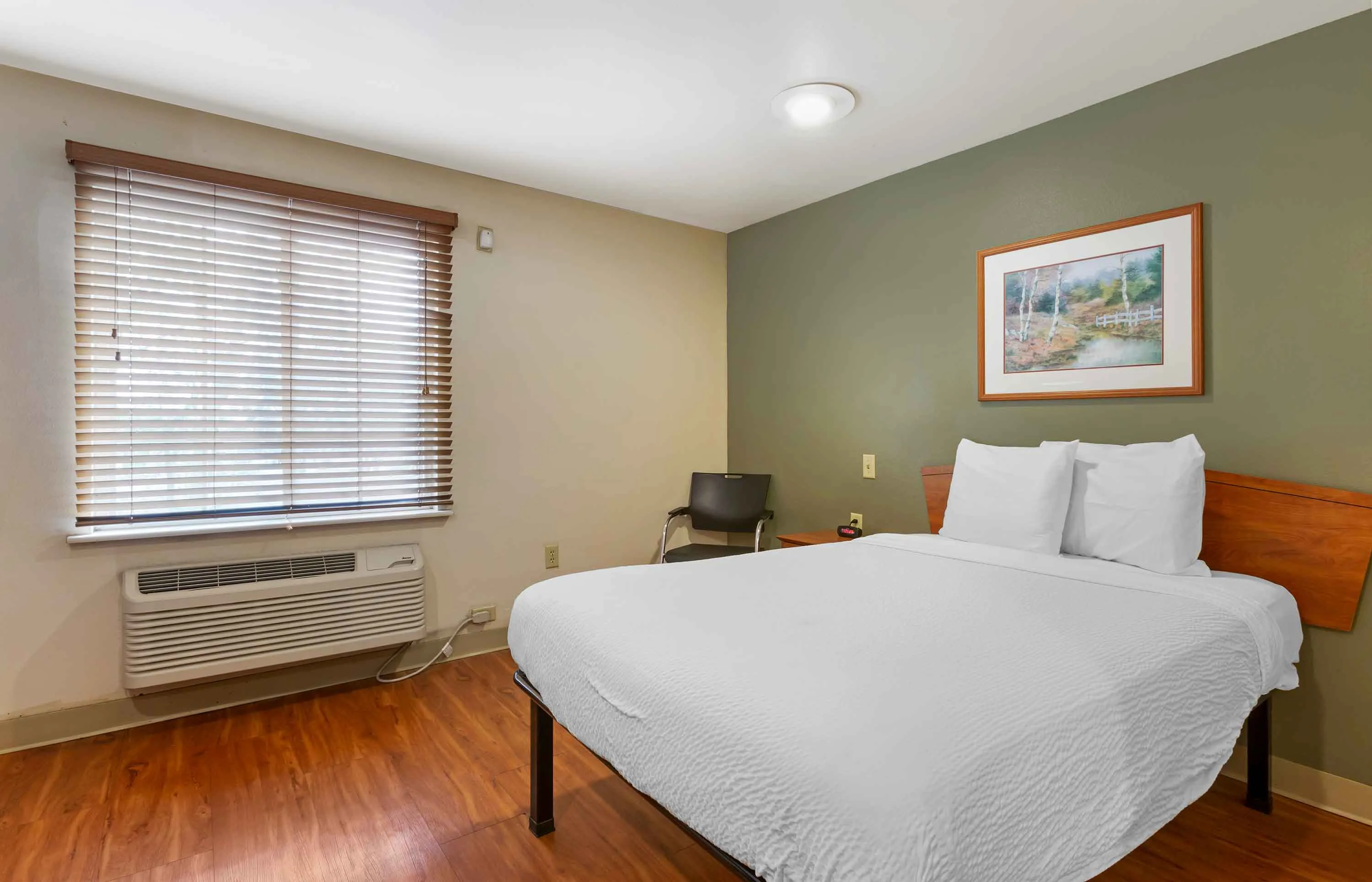 Studio Suite - 1 Full Bed