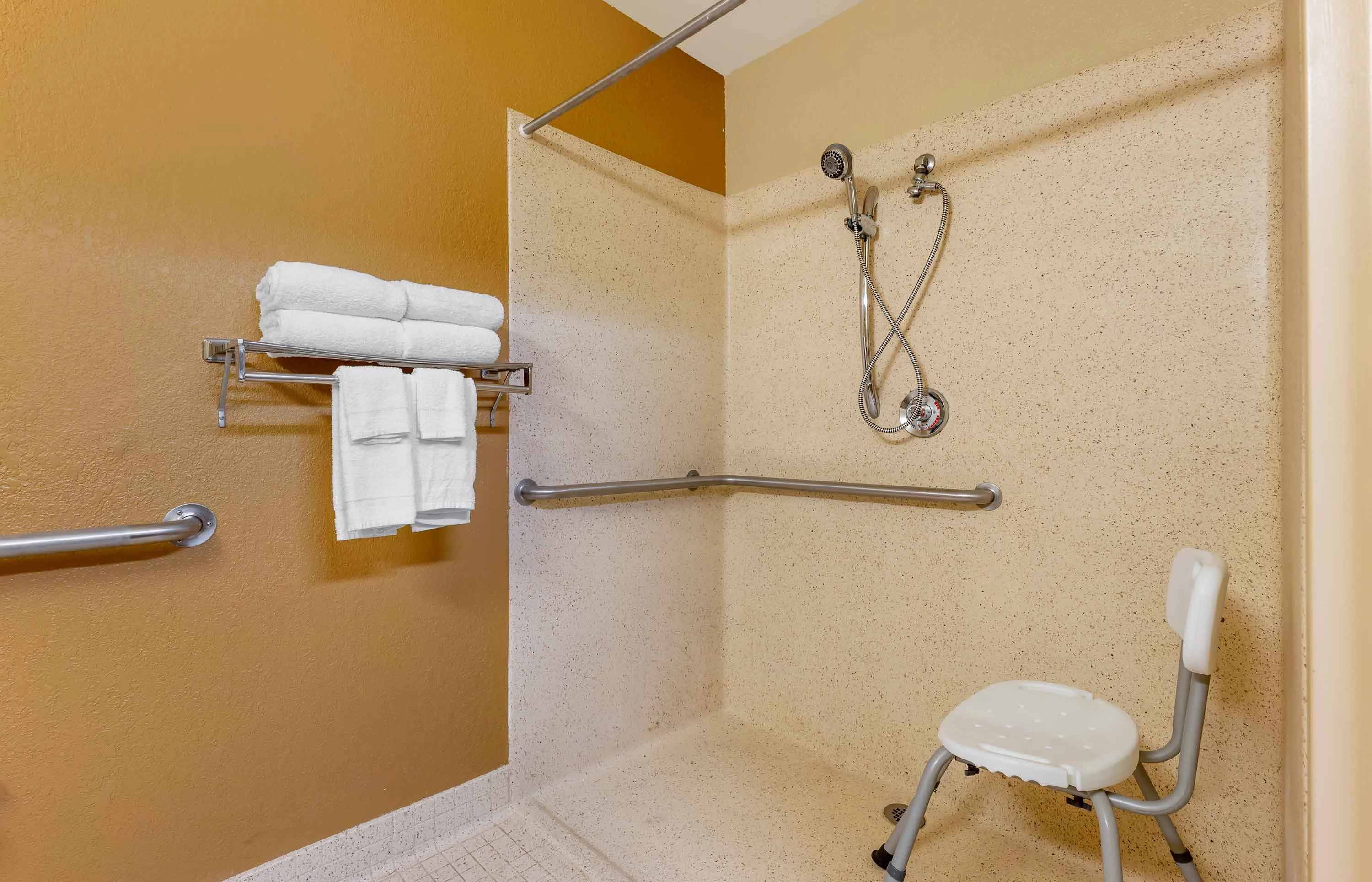 Studio Suite - 1 Queen Bed