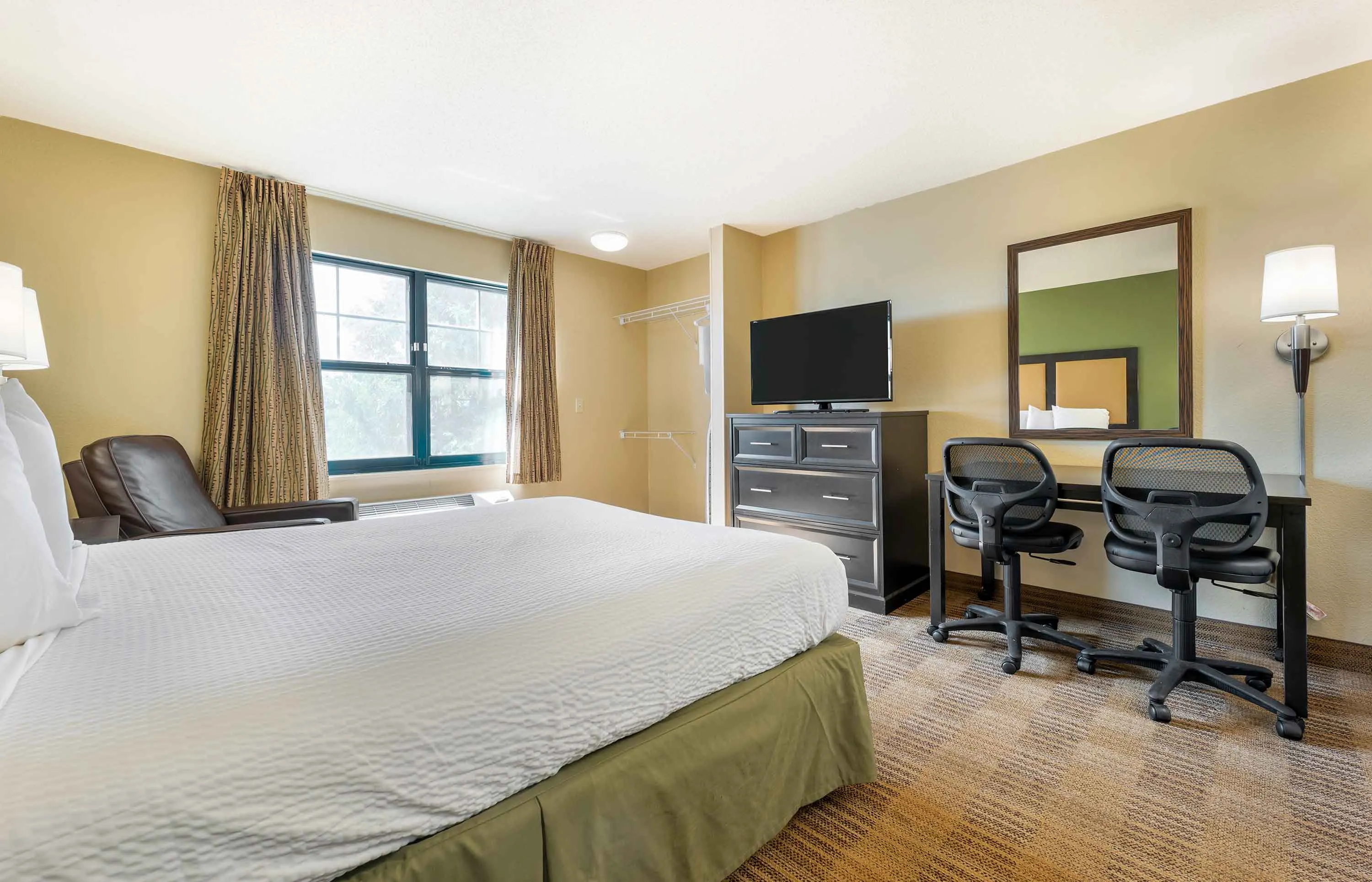 Studio Suite - 1 Queen Bed