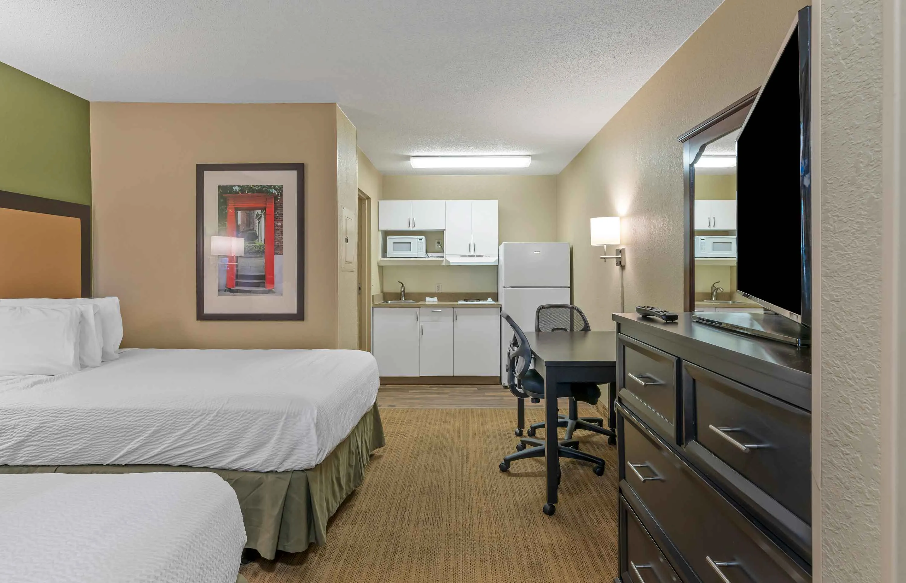 Studio Suite - 2 Full Beds