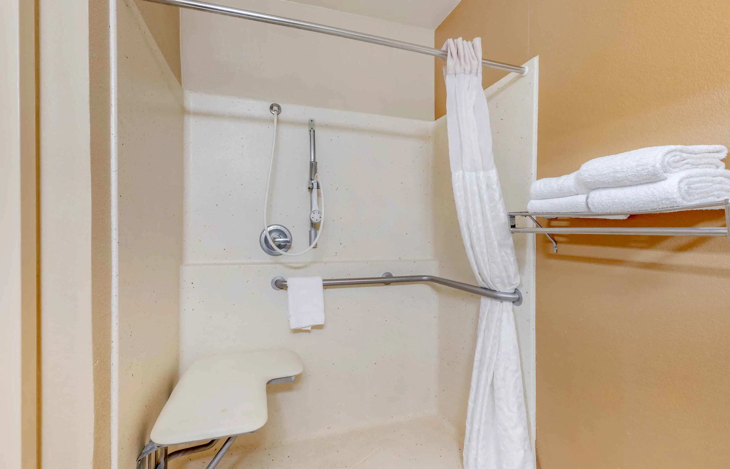 Studio Suite - 1 Queen Bed