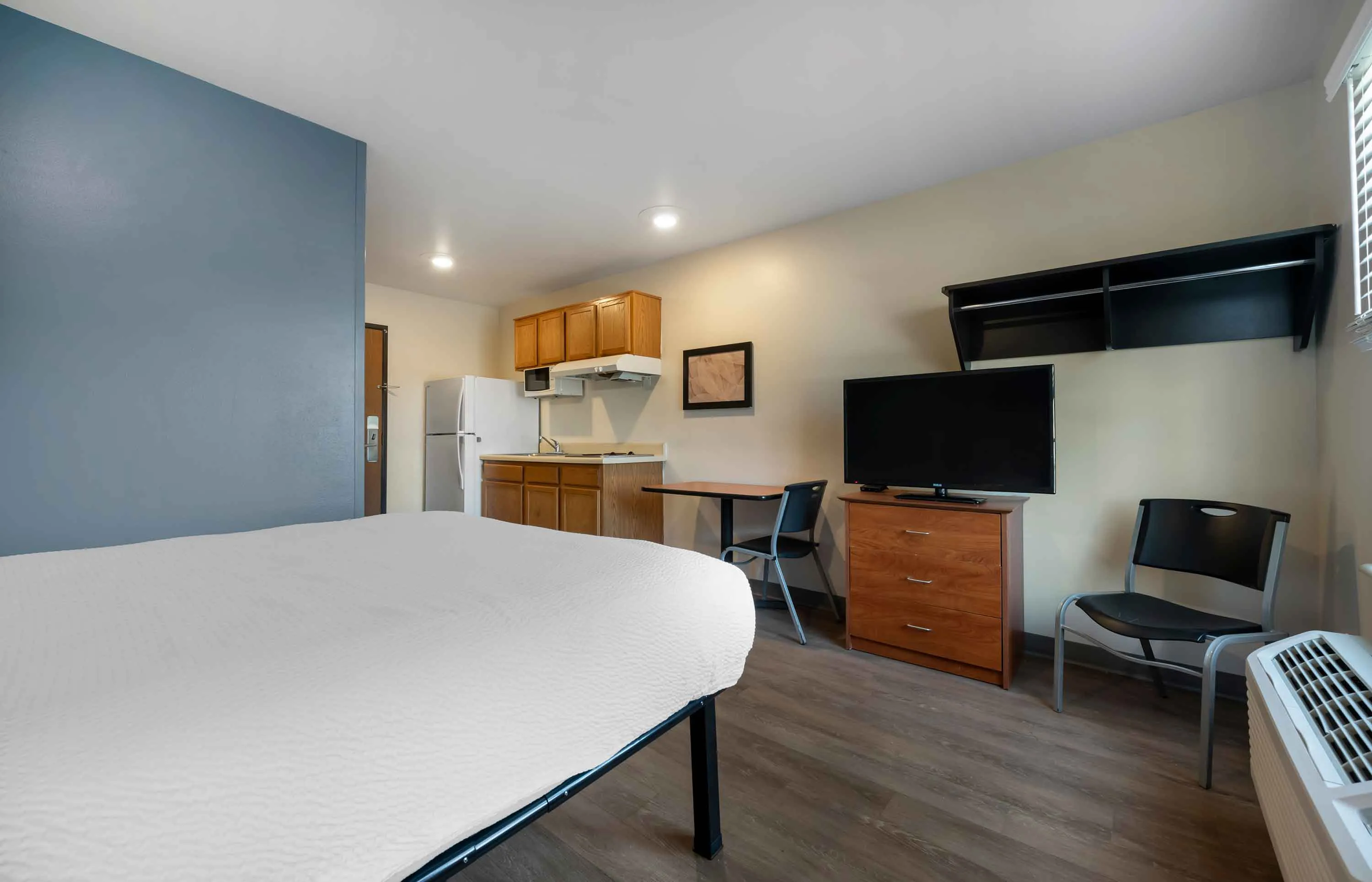 Deluxe Studio - 1 Full Bed