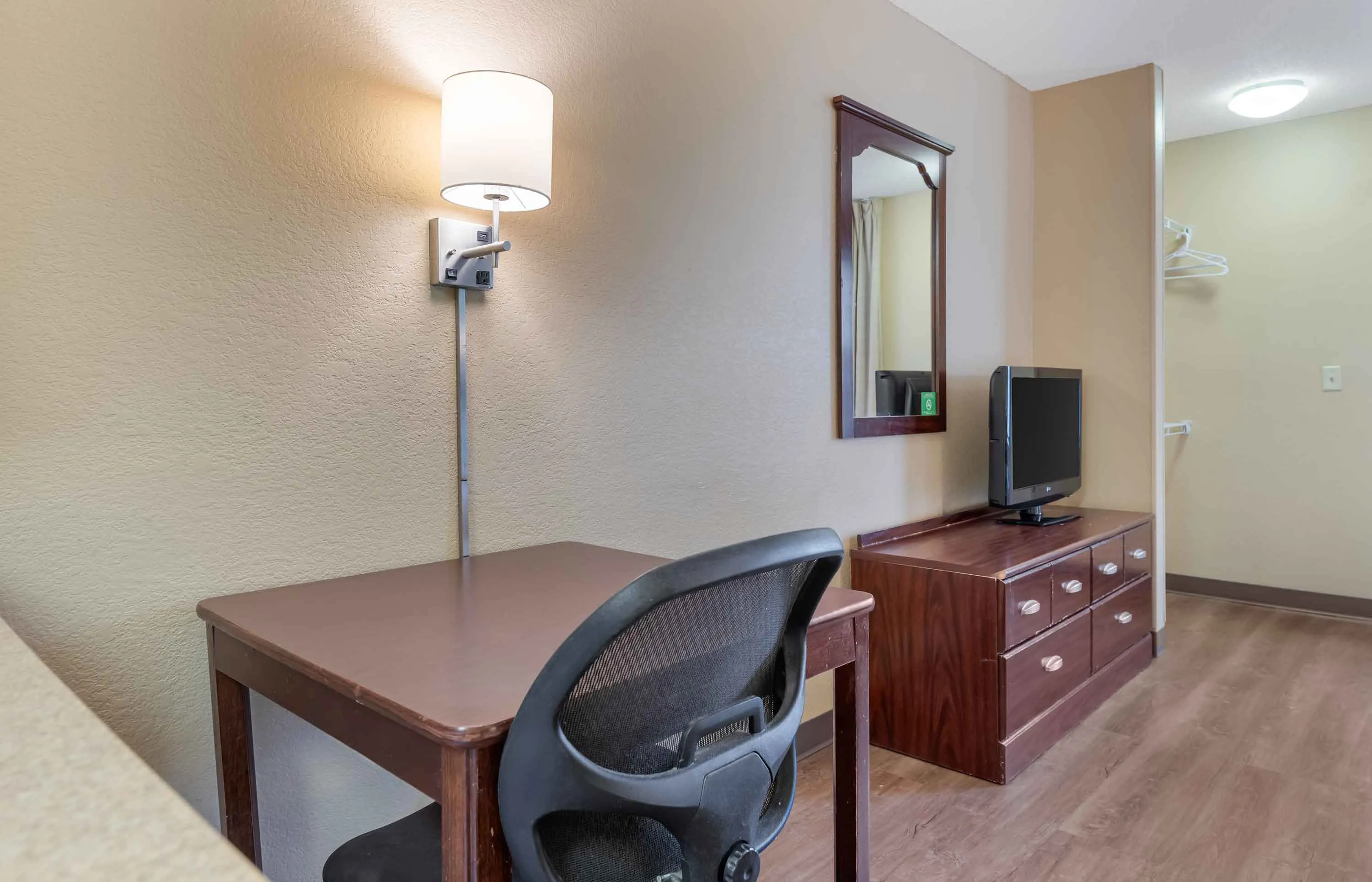 Studio Suite - 1 Queen Bed