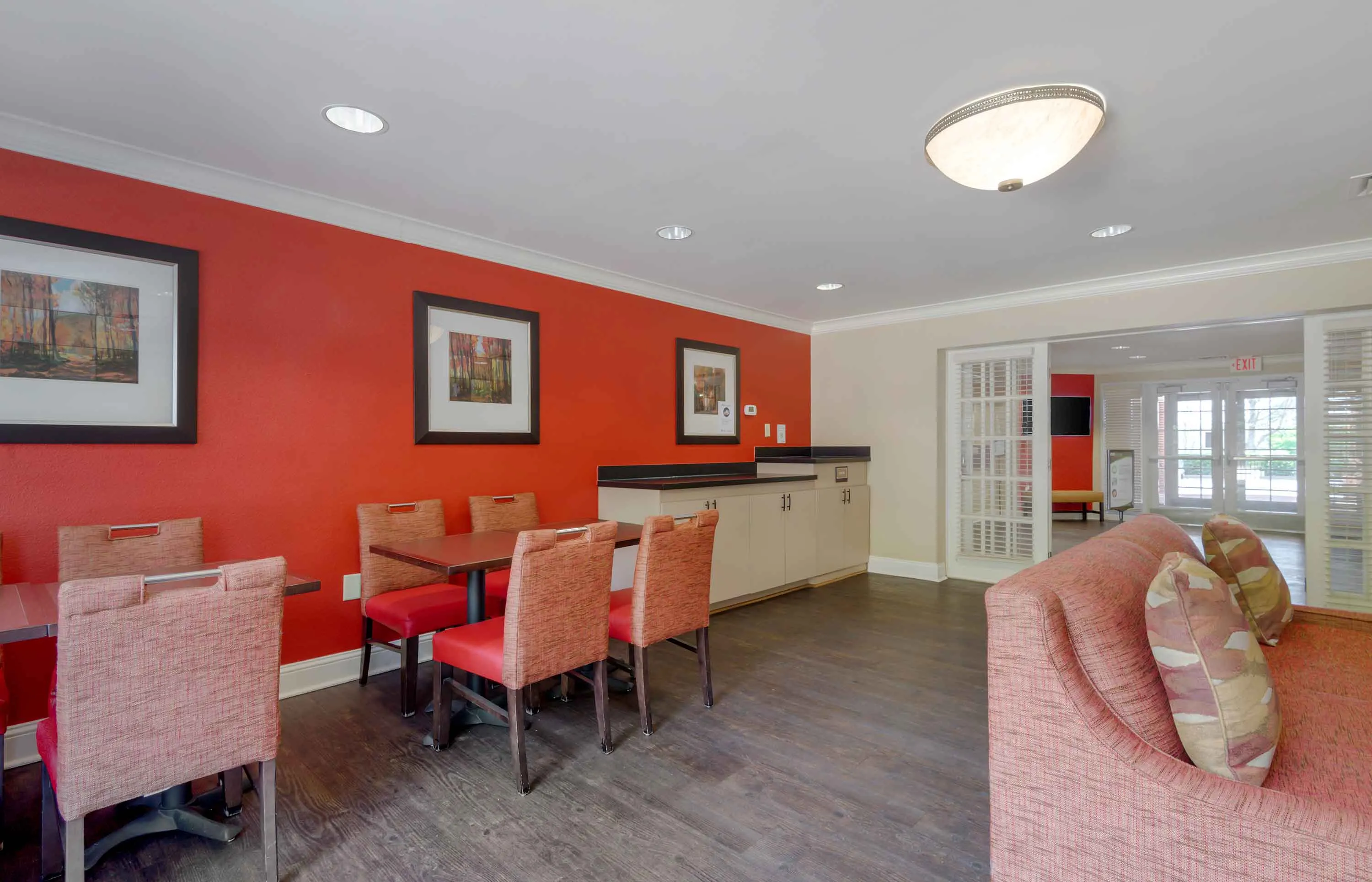 Breakfast Room