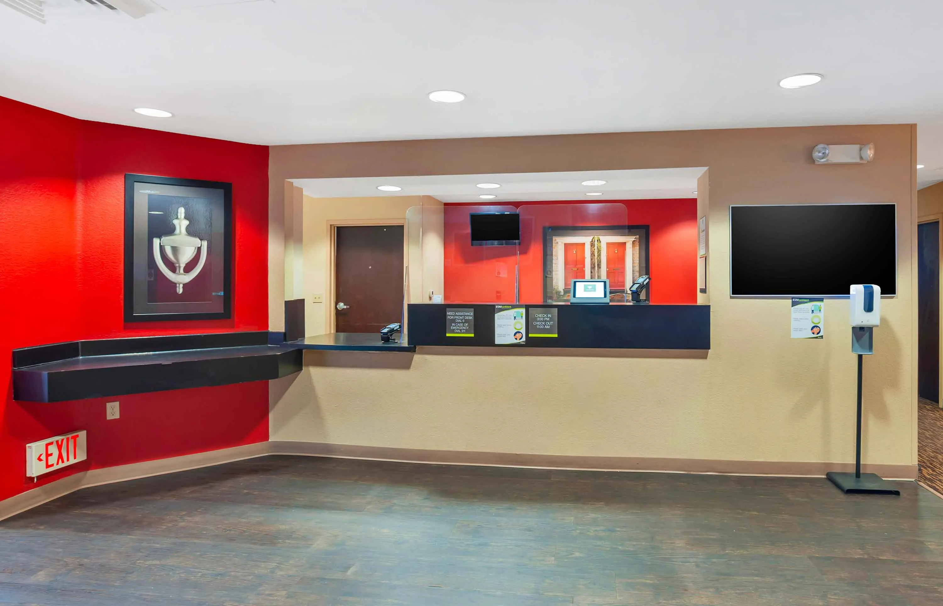 Lobby and Guest Check-in