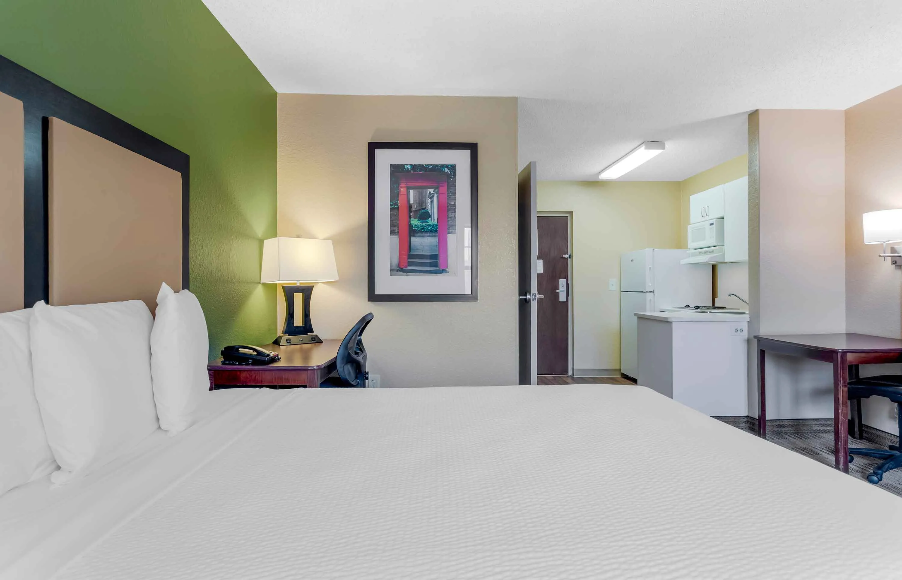 Studio Suite - 1 Queen Bed