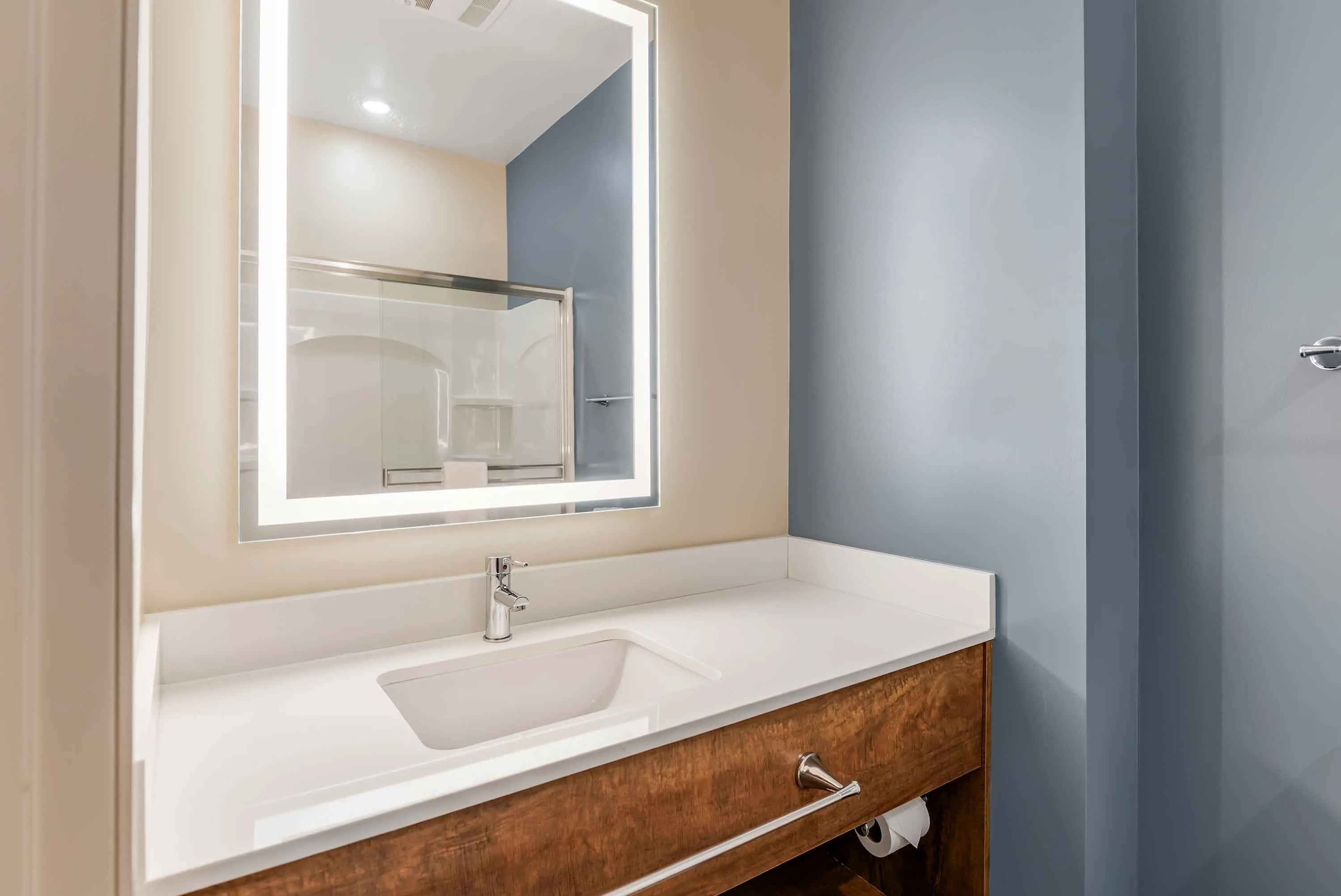 Studio Suite - 1 Queen Bed