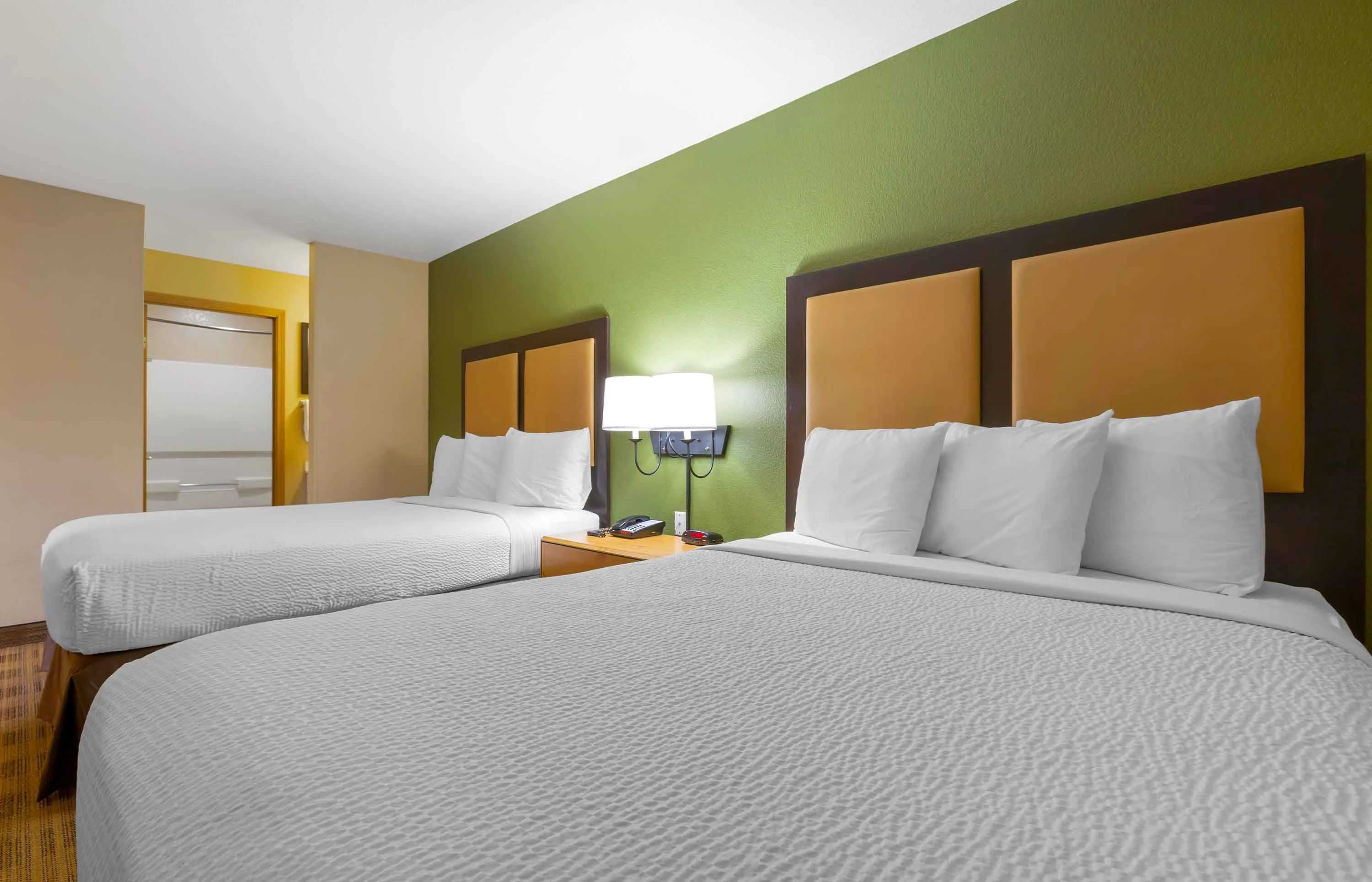 Deluxe Studio - 2 Queen Beds